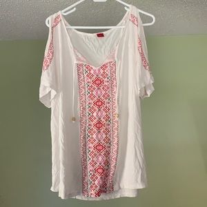 Soft embroidered T with cut out shoulders